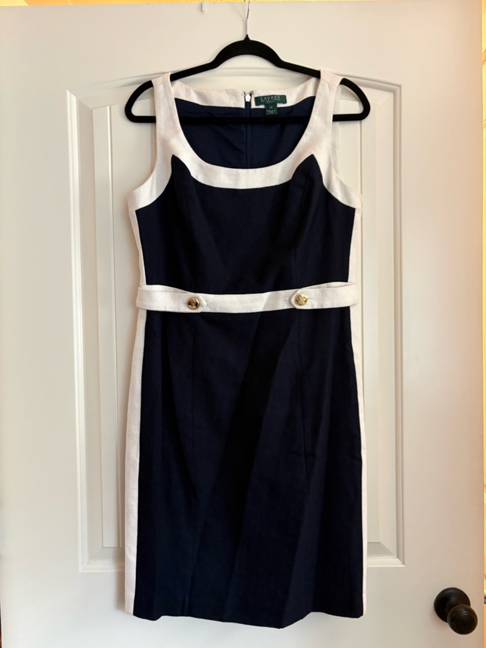 Lauren Ralph Lauren Sleeveless Sheath Dress in Navy and Ercu, Size 10
